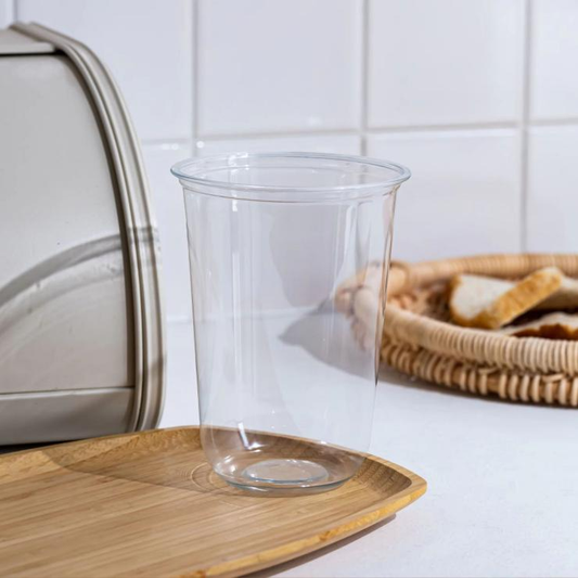 Eco-friendly bubble tea cups and compostable straws used by UK bubble tea shops